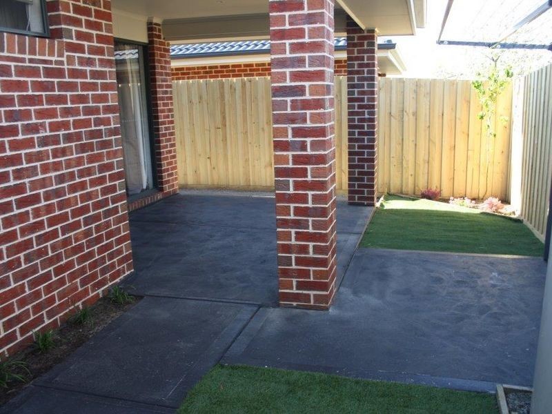 2/14 Hair Court, Beaconsfield VIC 3807