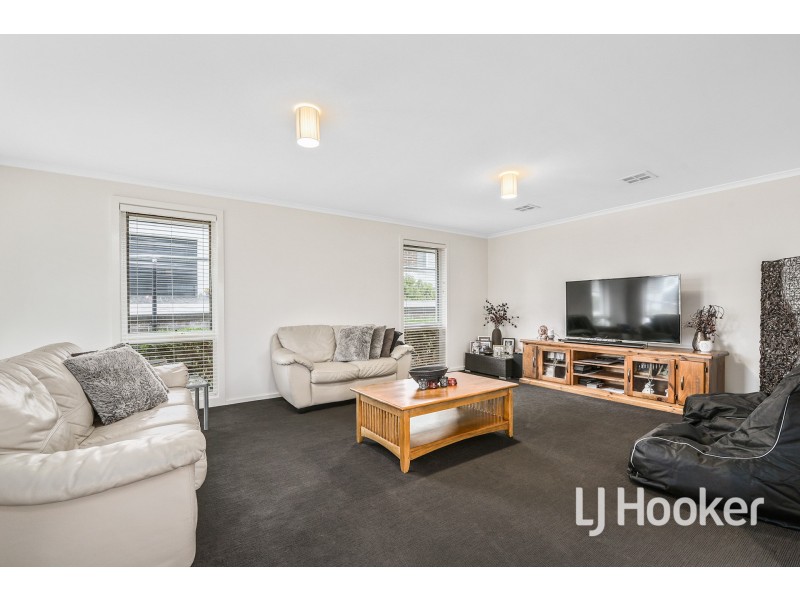 5/81 – 83 Ahern Road, Pakenham VIC 3810