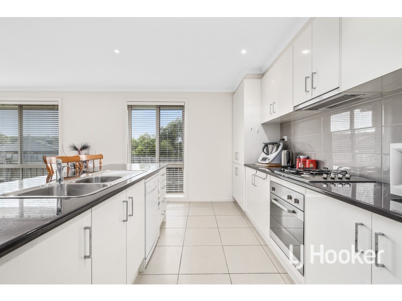 5/81 – 83 Ahern Road, Pakenham VIC 3810