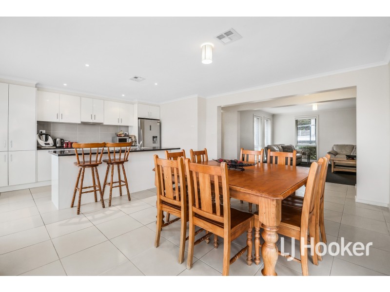 5/81 – 83 Ahern Road, Pakenham VIC 3810