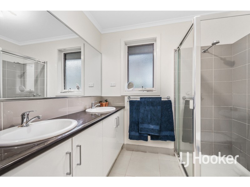 5/81 – 83 Ahern Road, Pakenham VIC 3810