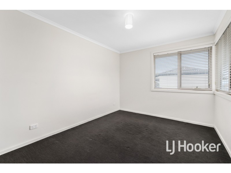 5/81 – 83 Ahern Road, Pakenham VIC 3810