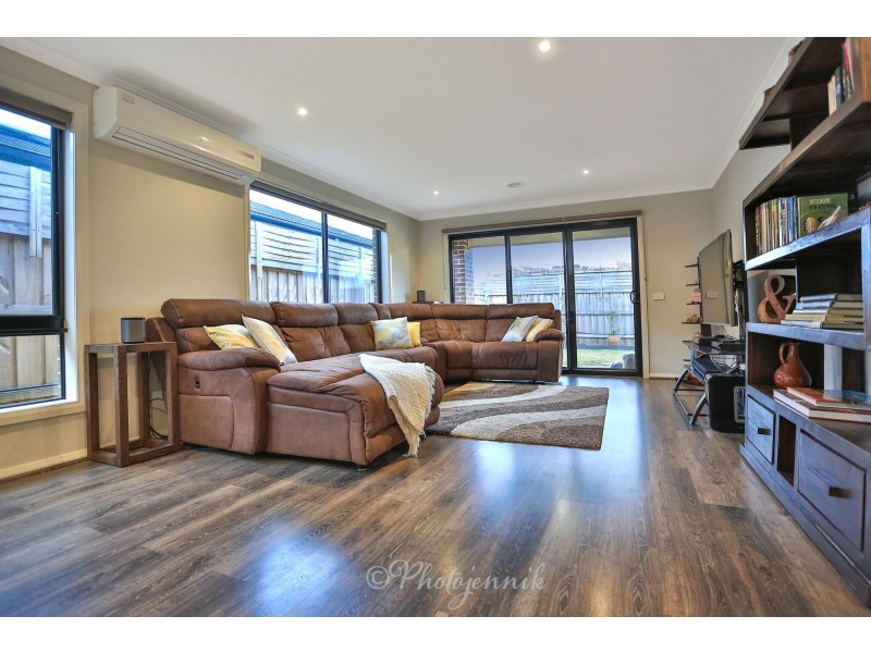 14 Longmeadow Road, Officer VIC 3809