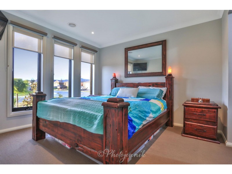 14 Longmeadow Road, Officer VIC 3809