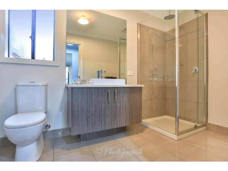 14 Longmeadow Road, Officer VIC 3809