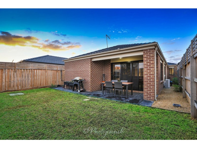 14 Longmeadow Road, Officer VIC 3809
