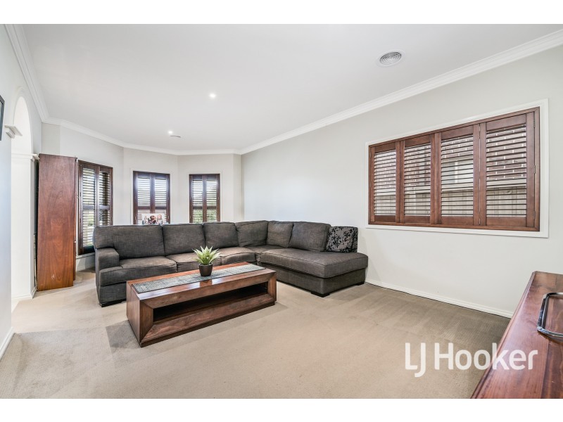 6 Winneke Way, Pakenham VIC 3810
