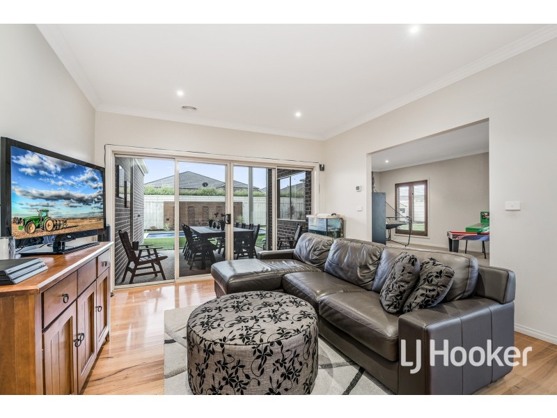 6 Winneke Way, Pakenham VIC 3810