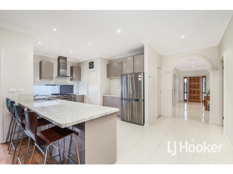 6 Winneke Way, Pakenham VIC 3810