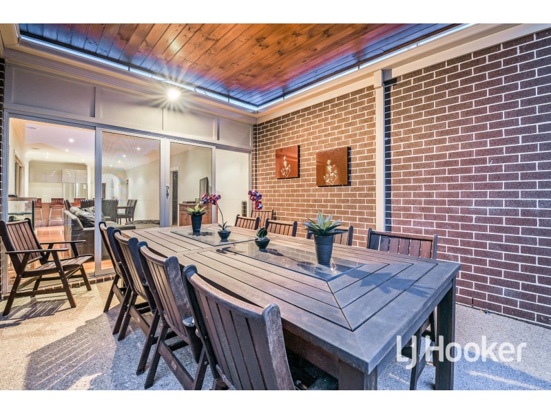 6 Winneke Way, Pakenham VIC 3810