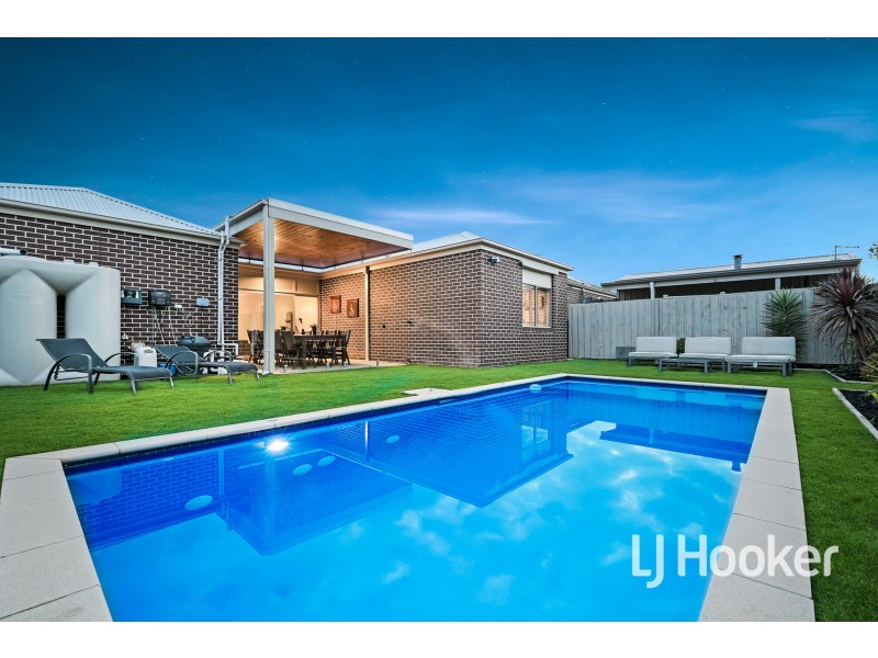 6 Winneke Way, Pakenham VIC 3810