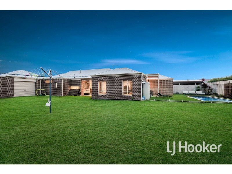 6 Winneke Way, Pakenham VIC 3810