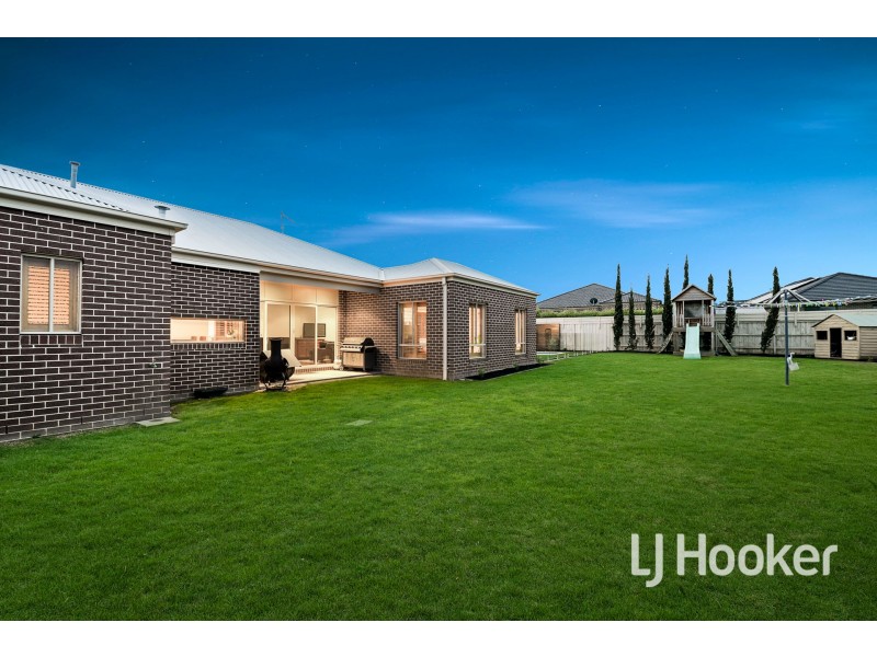6 Winneke Way, Pakenham VIC 3810