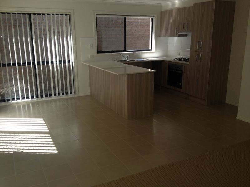 3/4 McClenaghan Place, Pakenham VIC 3810