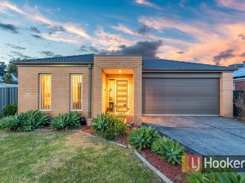 10 Persimmon Lane, Pakenham VIC 3810