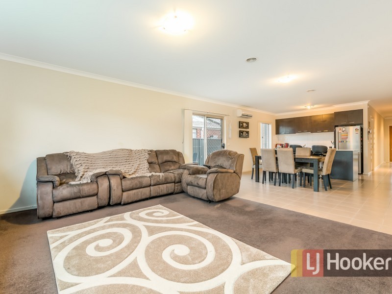 10 Persimmon Lane, Pakenham VIC 3810