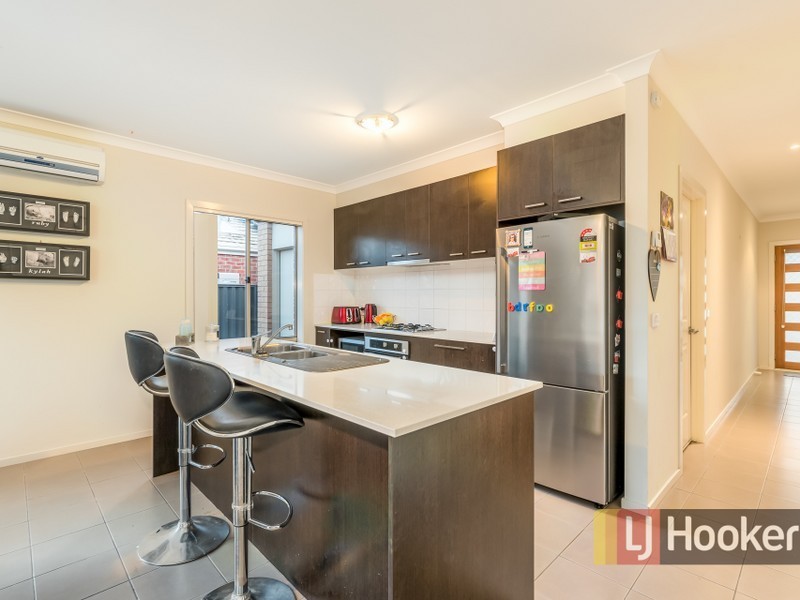 10 Persimmon Lane, Pakenham VIC 3810