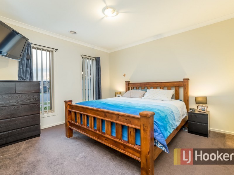 10 Persimmon Lane, Pakenham VIC 3810