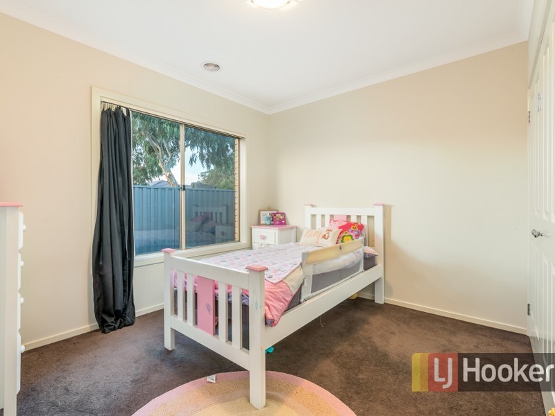 10 Persimmon Lane, Pakenham VIC 3810