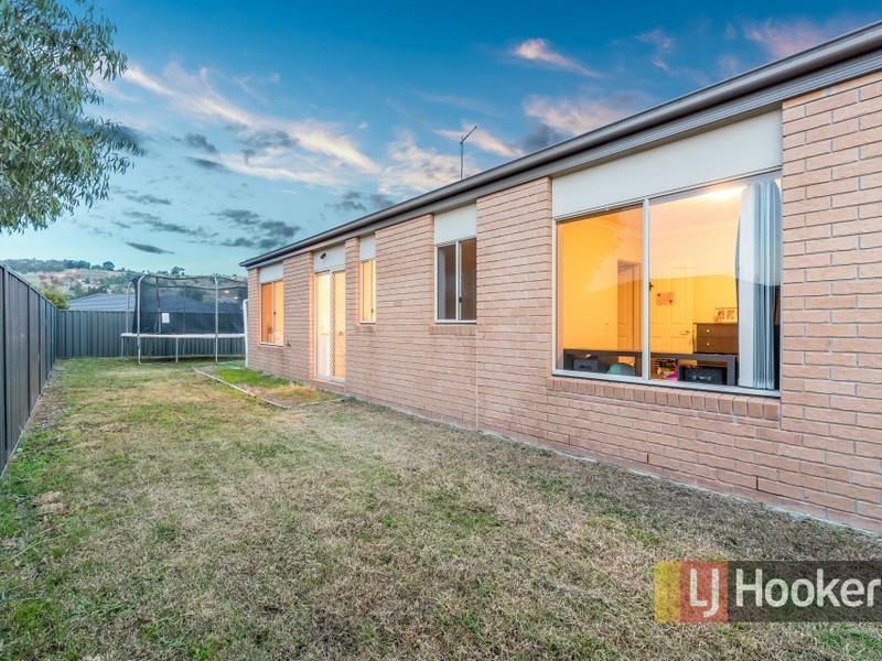 10 Persimmon Lane, Pakenham VIC 3810