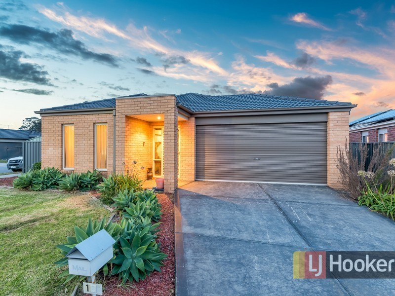 10 Persimmon Lane, Pakenham VIC 3810