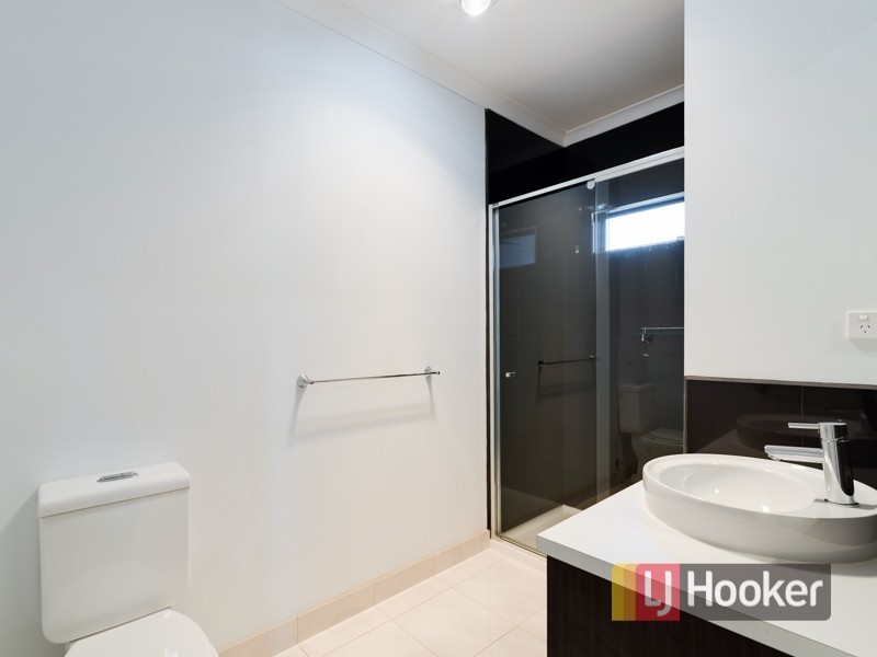31 Cohens Way, Pakenham VIC 3810