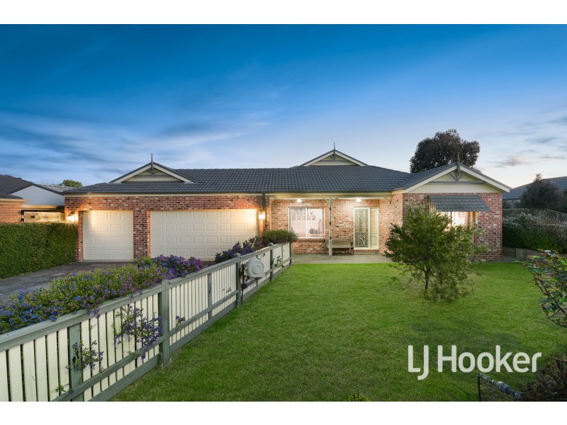 2 Karawun Walk, Pakenham VIC 3810