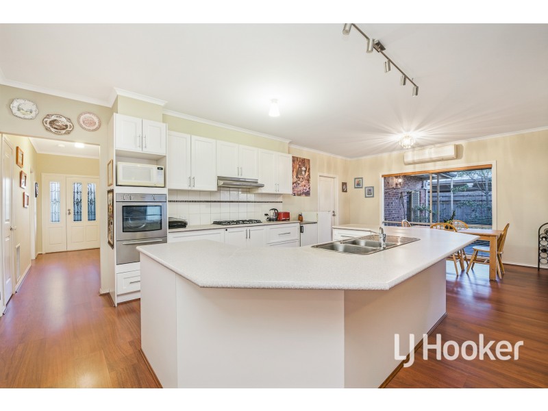 2 Karawun Walk, Pakenham VIC 3810