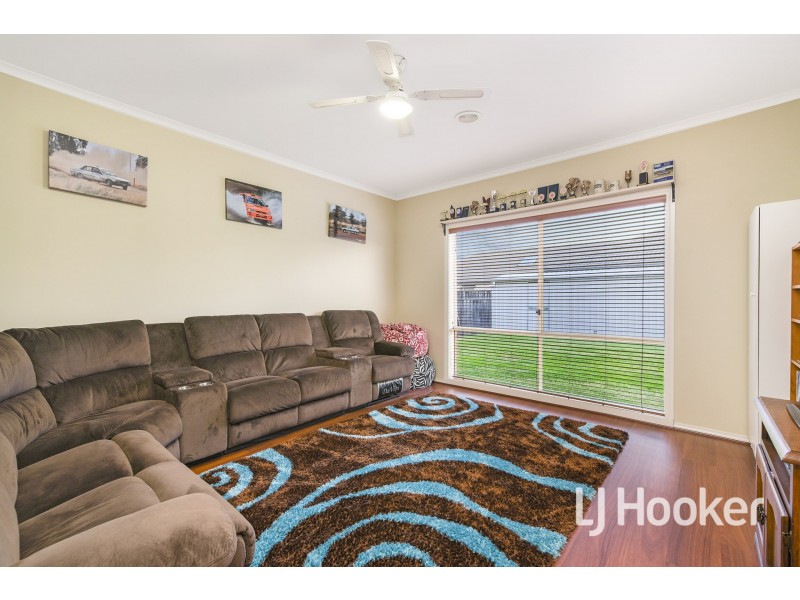 2 Karawun Walk, Pakenham VIC 3810