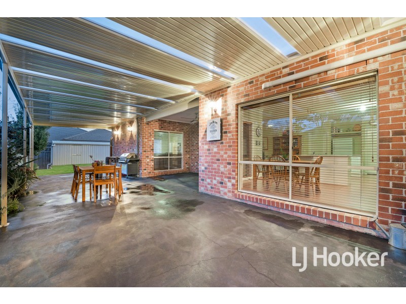 2 Karawun Walk, Pakenham VIC 3810