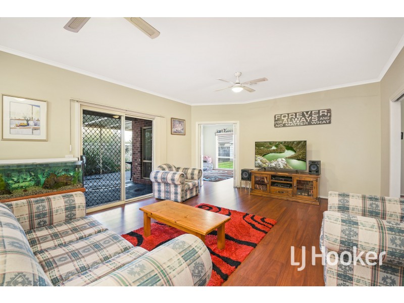 2 Karawun Walk, Pakenham VIC 3810