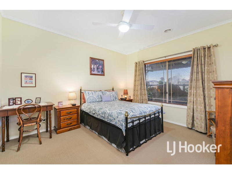 2 Karawun Walk, Pakenham VIC 3810