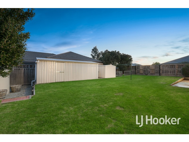 2 Karawun Walk, Pakenham VIC 3810