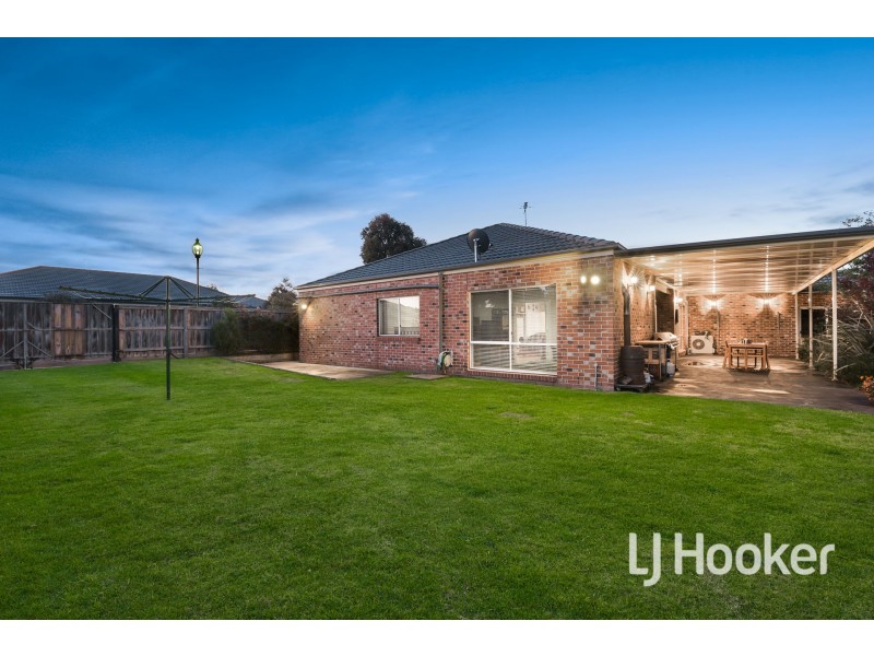2 Karawun Walk, Pakenham VIC 3810
