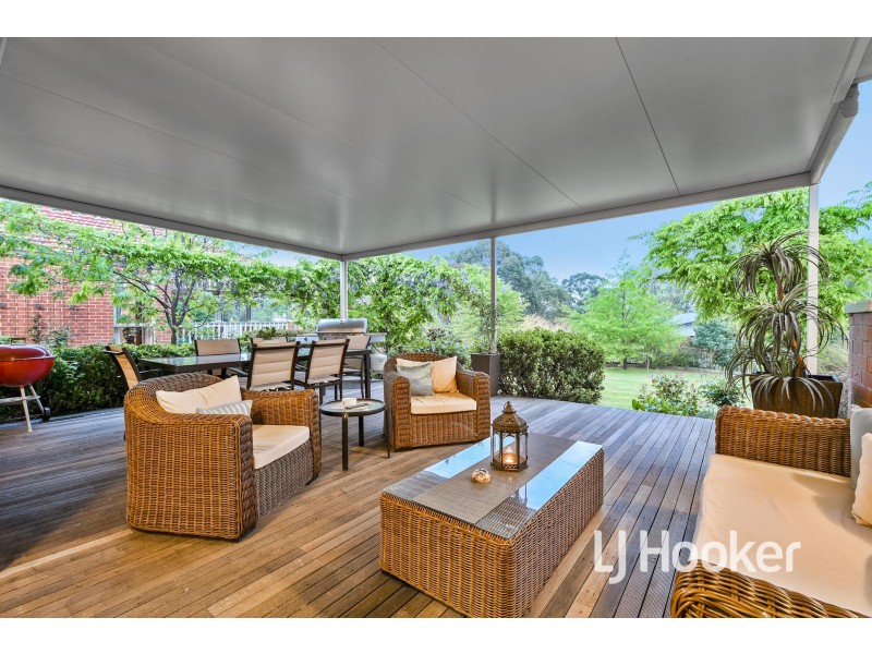 21 Meeking Drive, Pakenham VIC 3810