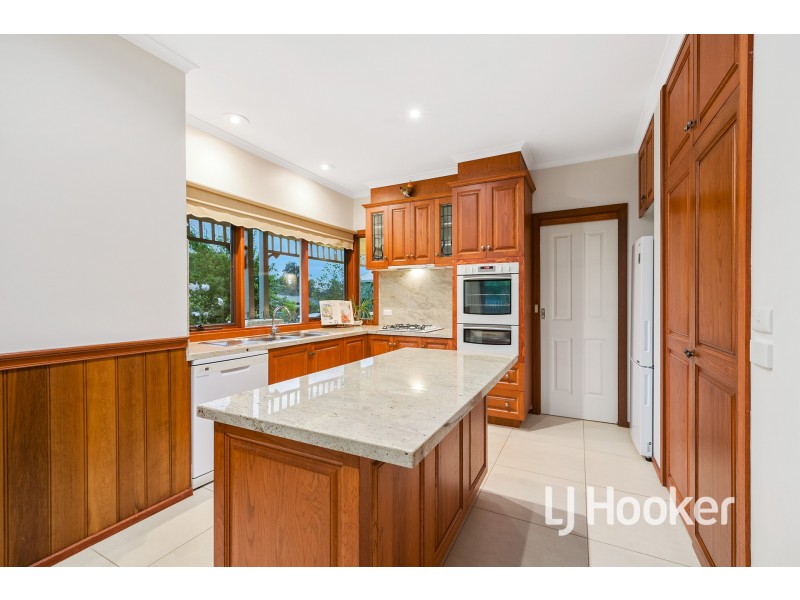 21 Meeking Drive, Pakenham VIC 3810