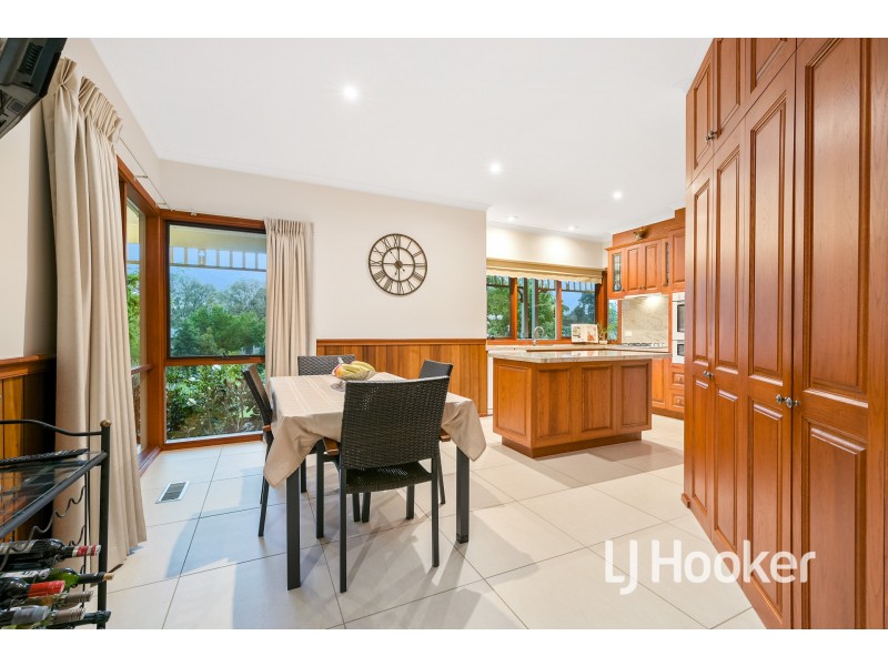 21 Meeking Drive, Pakenham VIC 3810
