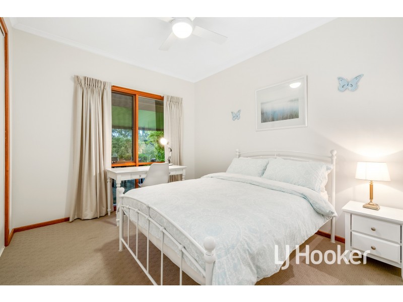 21 Meeking Drive, Pakenham VIC 3810