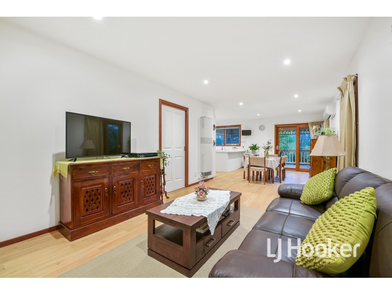 21 Meeking Drive, Pakenham VIC 3810