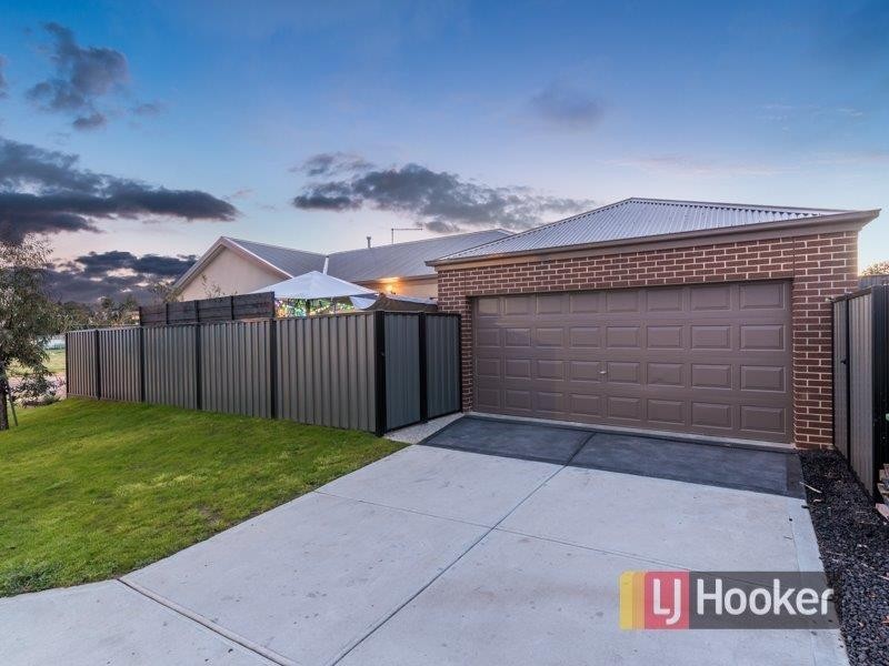 17 Havana Parade, Pakenham VIC 3810