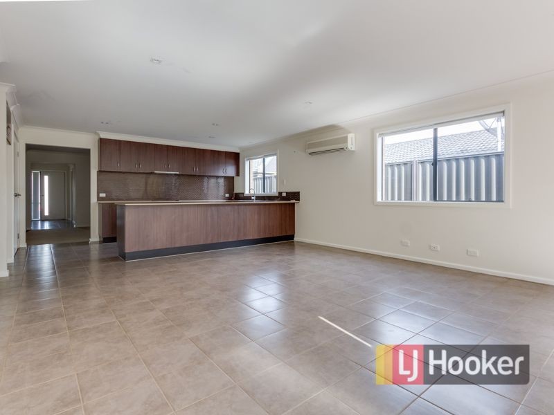 10 Pashia Grove, Pakenham VIC 3810