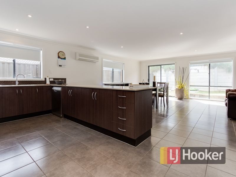 10 Pashia Grove, Pakenham VIC 3810