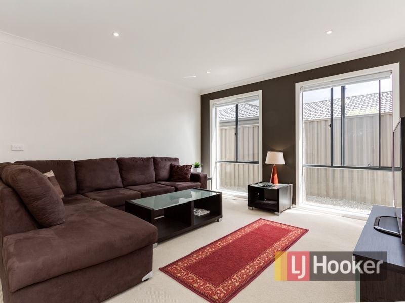 10 Pashia Grove, Pakenham VIC 3810