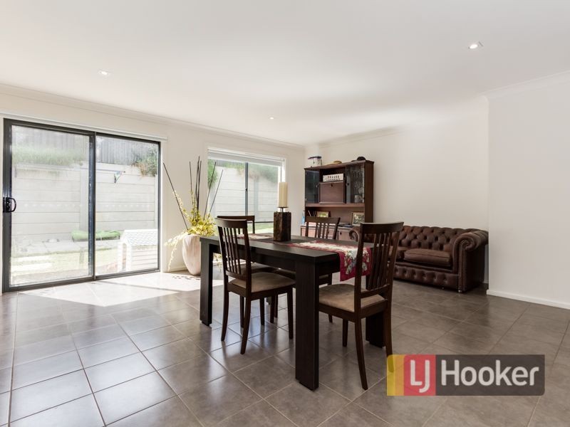 10 Pashia Grove, Pakenham VIC 3810