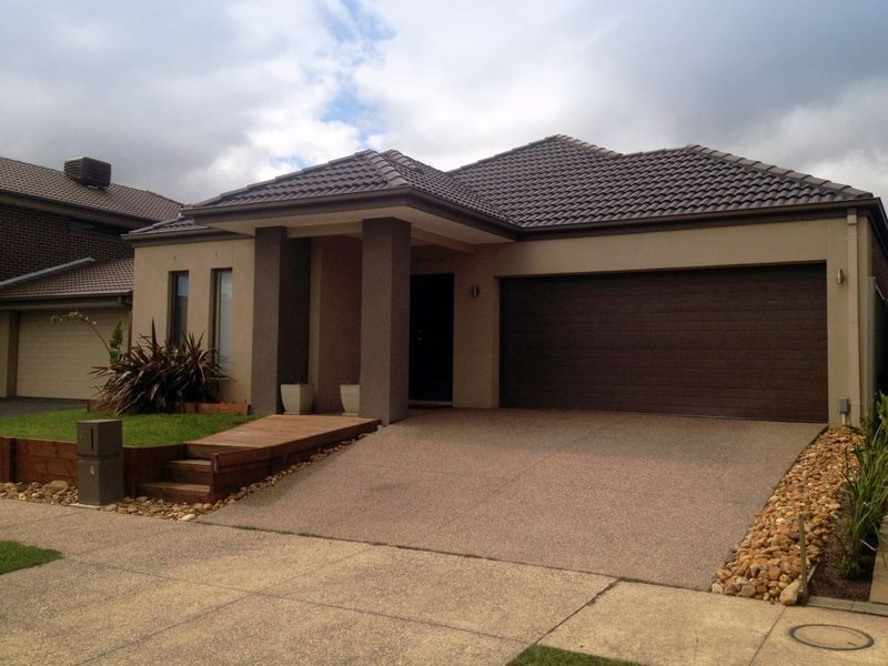 32 Cormorant Parade, Pakenham VIC 3810