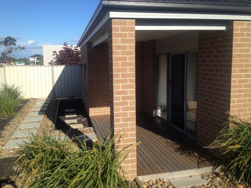 11 Edenbrook Circuit, Pakenham VIC 3810