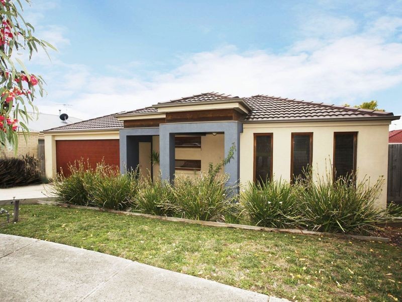 2 Hale Place, Pakenham VIC 3810
