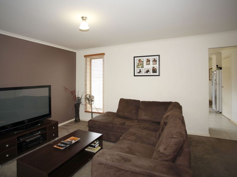 2 Hale Place, Pakenham VIC 3810