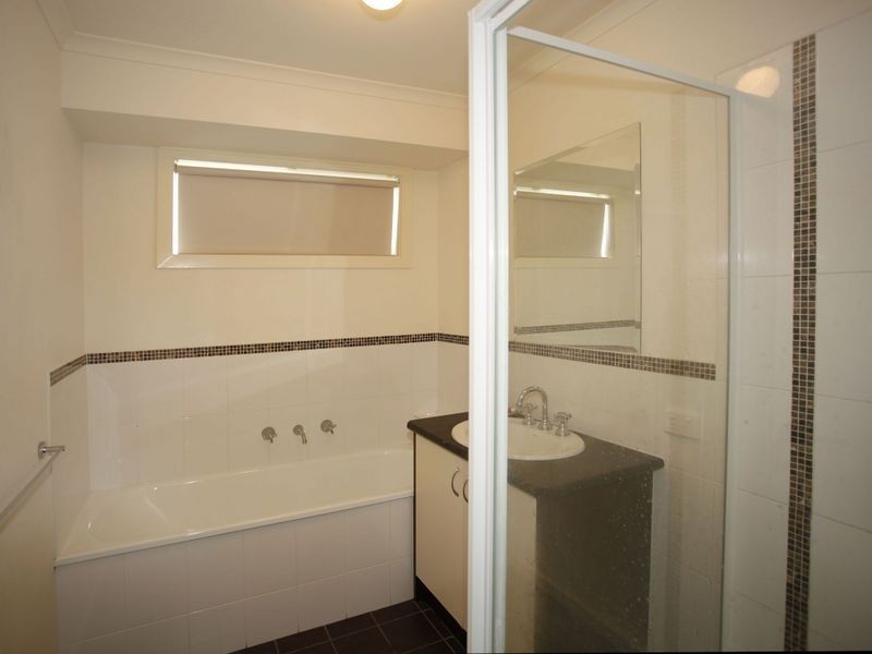 2 Hale Place, Pakenham VIC 3810