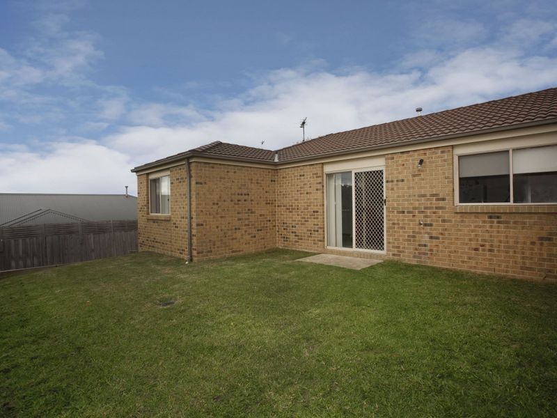2 Hale Place, Pakenham VIC 3810
